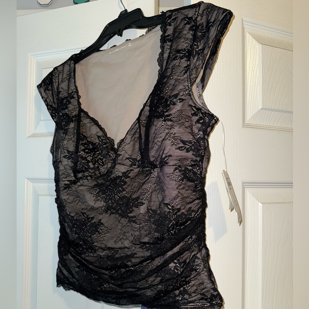 Abercrombie & Fitch Black Lace Cap-Sleeve Top - Picture 2 of 4